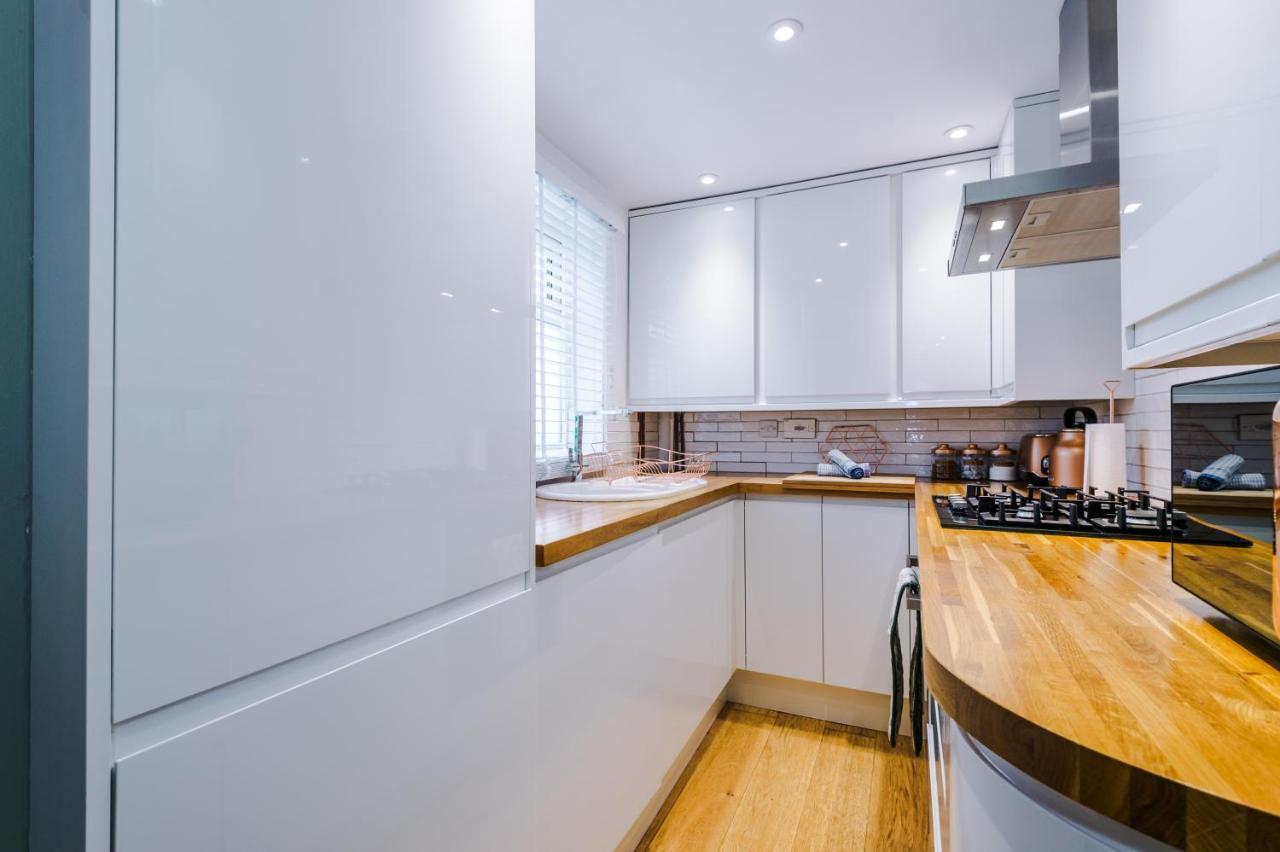 New! Gorgeous 2-Bed Home In Chester City Centre By 53 Degrees Property - Incredible Location, Ideal For Small Groups - Sleeps 6! Zewnętrze zdjęcie