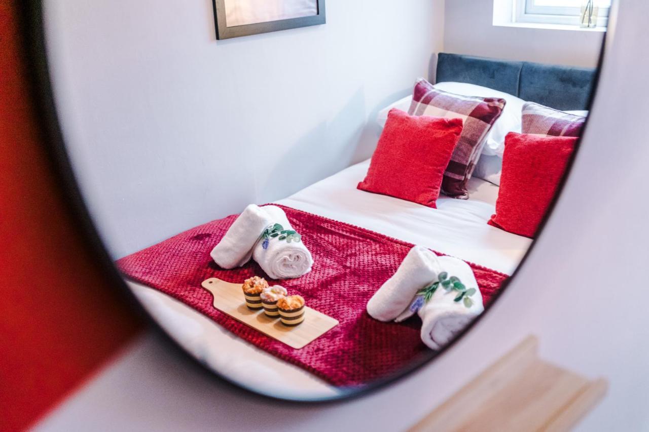 New! Gorgeous 2-Bed Home In Chester City Centre By 53 Degrees Property - Incredible Location, Ideal For Small Groups - Sleeps 6! Zewnętrze zdjęcie