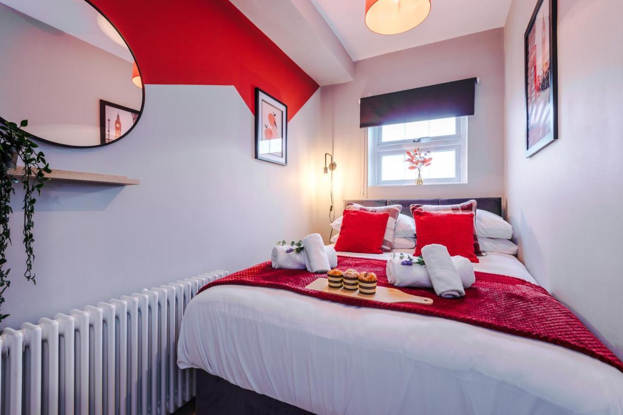 New! Gorgeous 2-Bed Home In Chester City Centre By 53 Degrees Property - Incredible Location, Ideal For Small Groups - Sleeps 6! Zewnętrze zdjęcie