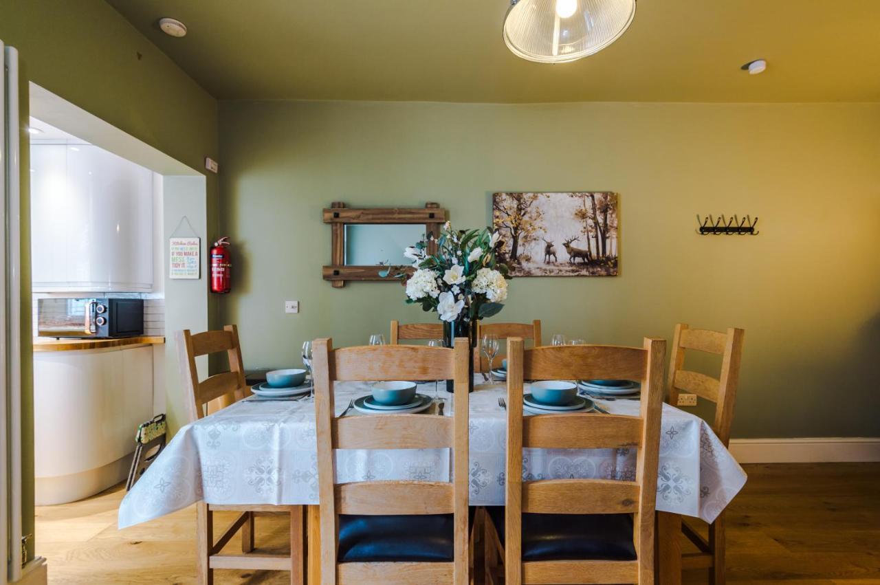 New! Gorgeous 2-Bed Home In Chester City Centre By 53 Degrees Property - Incredible Location, Ideal For Small Groups - Sleeps 6! Zewnętrze zdjęcie
