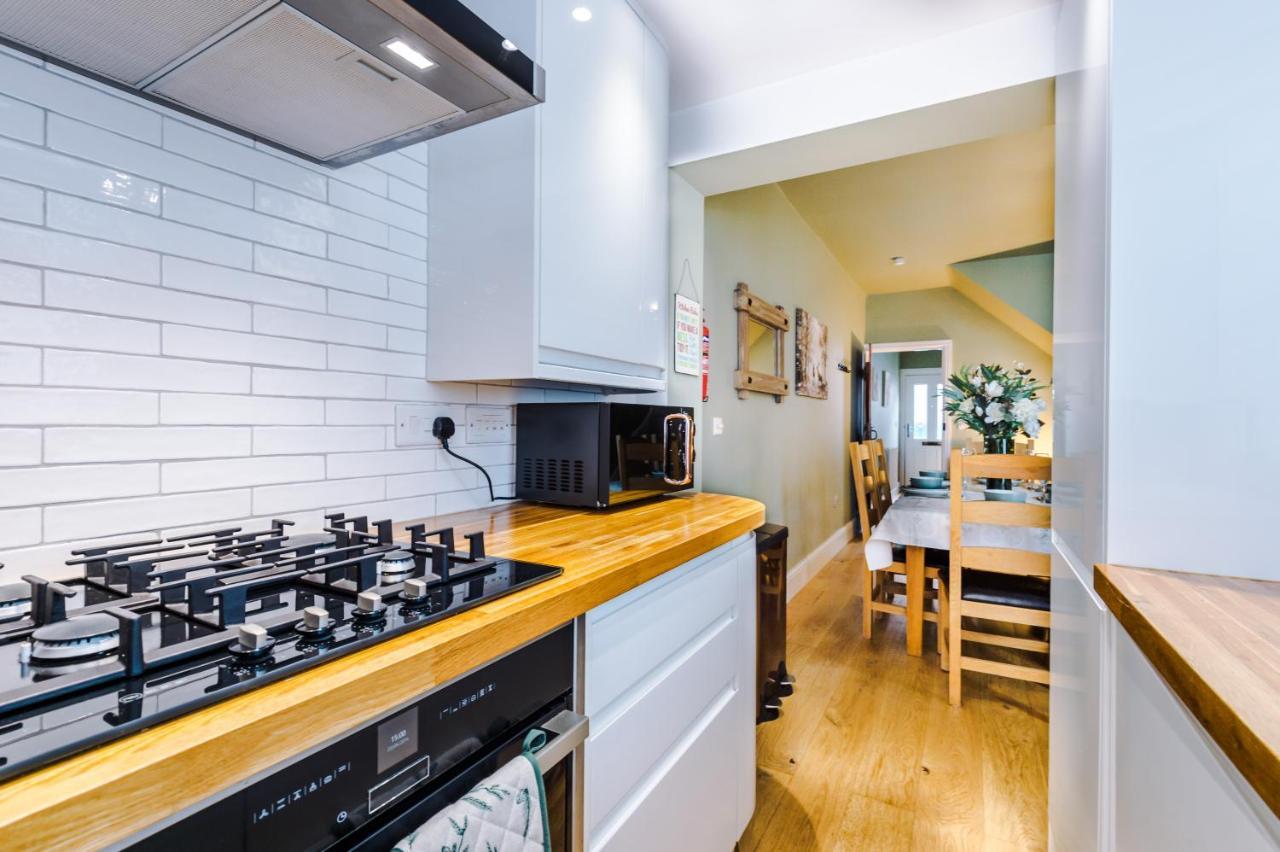 New! Gorgeous 2-Bed Home In Chester City Centre By 53 Degrees Property - Incredible Location, Ideal For Small Groups - Sleeps 6! Zewnętrze zdjęcie