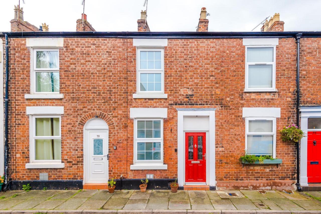 New! Gorgeous 2-Bed Home In Chester City Centre By 53 Degrees Property - Incredible Location, Ideal For Small Groups - Sleeps 6! Zewnętrze zdjęcie